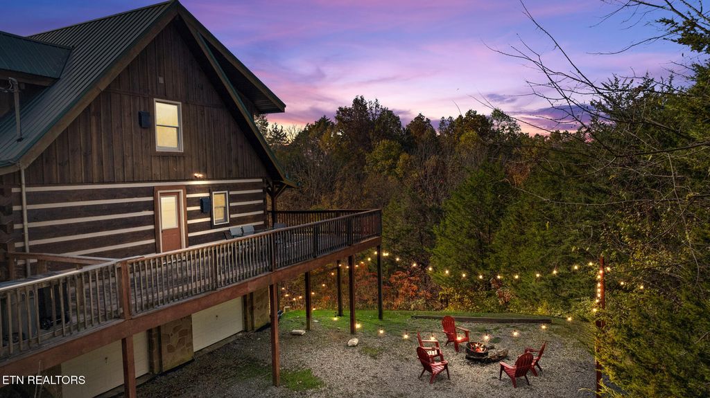 Photo of 2755 Forest Ridge Rd, Dandridge, TN 37725 (MLS # 1281236)