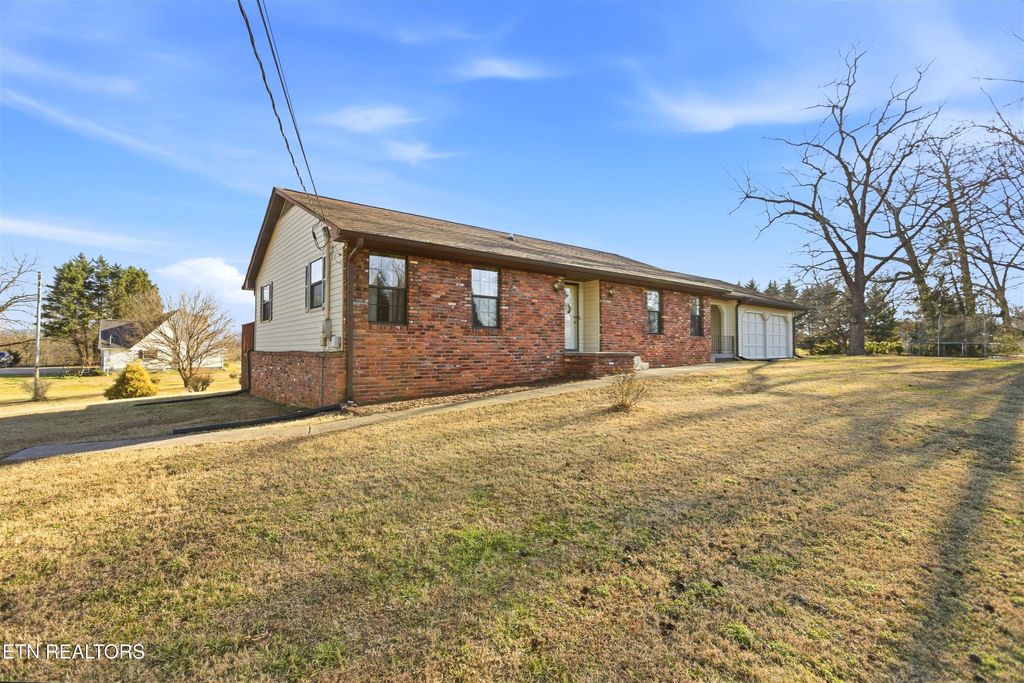 Photo of 3316 Wildwood Rd, Maryville, TN 37804 (MLS # 1329072)