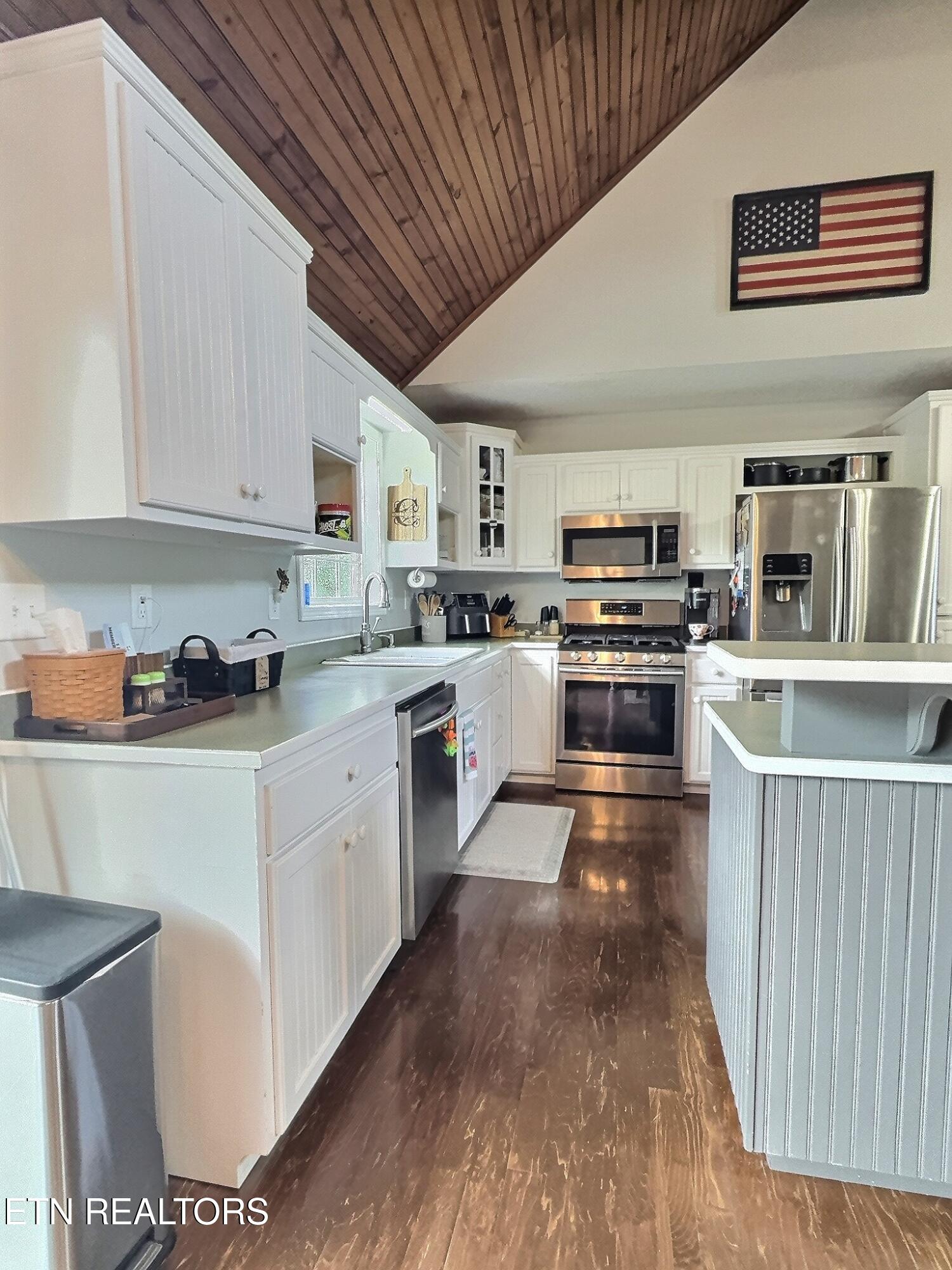 1292 Martin Lane