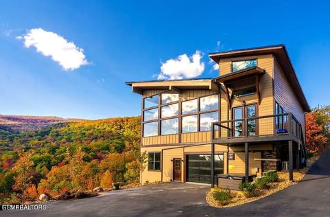 Photo of 3343 Summit Trails Drive, Sevierville, TN 37862 (MLS # 1327599)