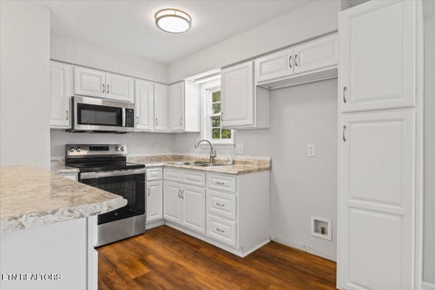Tiny photo for 403 Foley Hill Rd, Clinton, TN 37716 (MLS # 1355064)