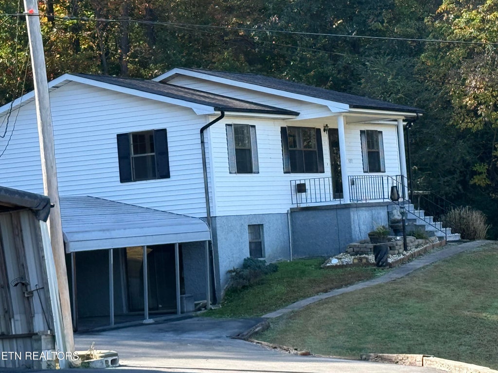 Photo of 120 Bryant Lane, Harriman, TN 37748 (MLS # 1360684)