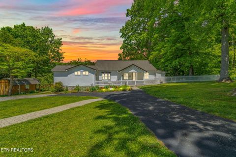 Single Family Residence in Strawberry Plains TN 620 Asheville Hwy.jpg