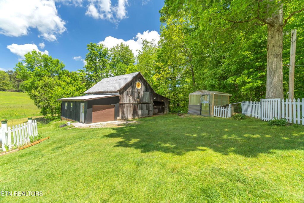 Photo of 620 Asheville Hwy, Strawberry Plains, TN 37871 (MLS # 1261617)