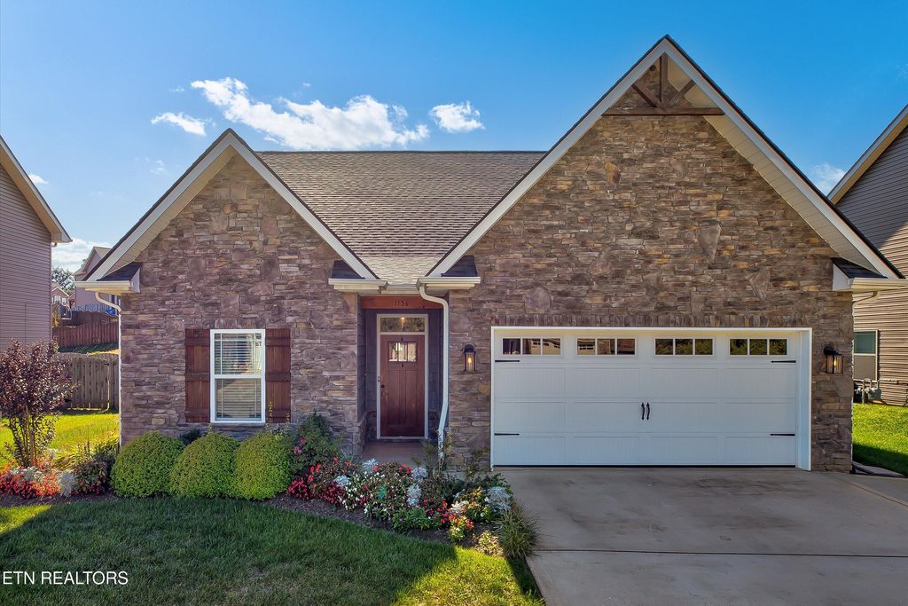 Photo of 1158 Aspen Glen Drive, Alcoa, TN 37701 (MLS # 1280530)