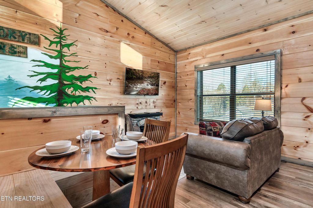 Photo of 1654 Veterans Blvd Blvd #32, Sevierville, TN 37862 (MLS # 1327489)