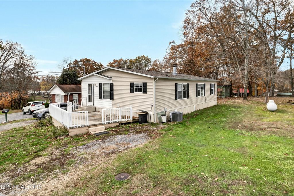 Photo of 227 Clearview St, Rutledge, TN 37861 (MLS # 1283731)