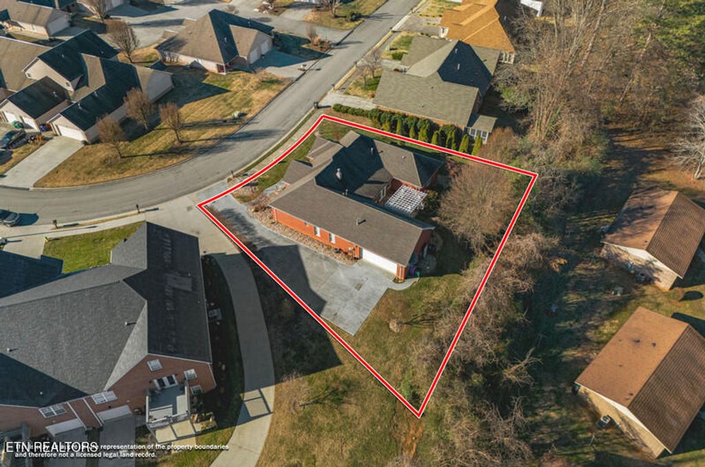 Photo of 429 Lochmere Drive, Morristown, TN 37814 (MLS # 1324366)