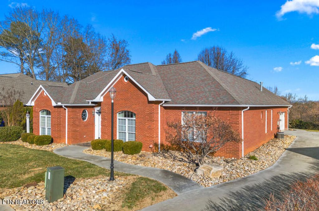 Photo of 429 Lochmere Drive, Morristown, TN 37814 (MLS # 1324366)