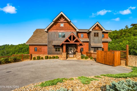 Photo of 2920 Misty Bluff Tr, Sevierville, TN 37862 (MLS # 1359764)