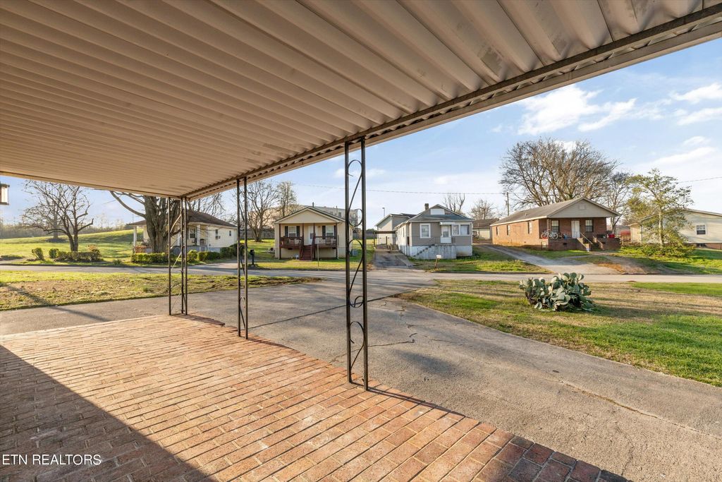 Photo of 268 E Edison St, Alcoa, TN 37701 (MLS # 1255921)