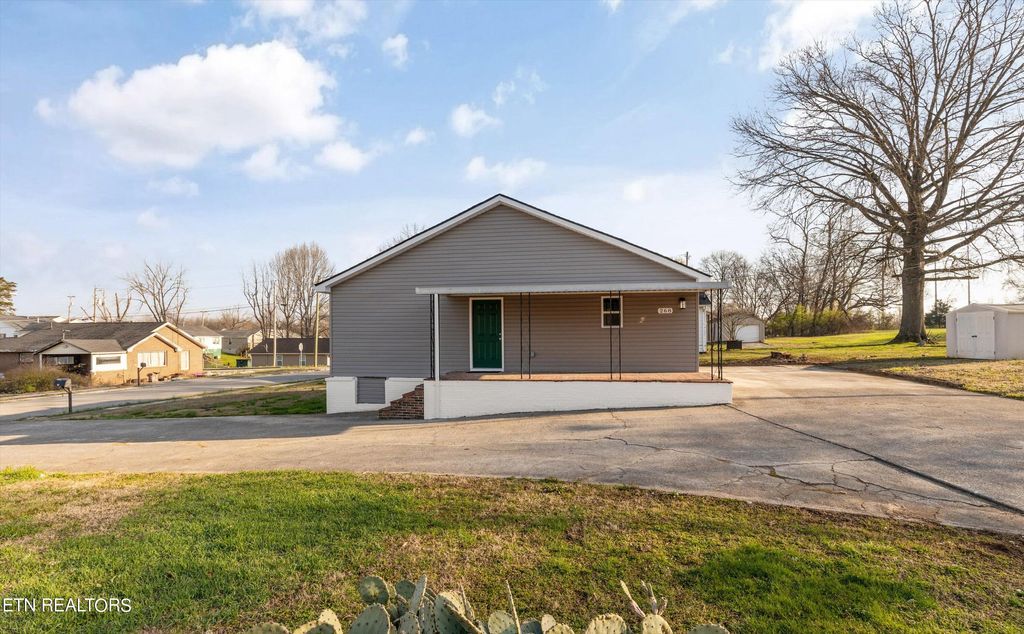 Photo of 268 E Edison St, Alcoa, TN 37701 (MLS # 1255921)