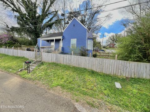 Photo of 1900 Victoria Ave, Knoxville, TN 37915 (MLS # 1333082)