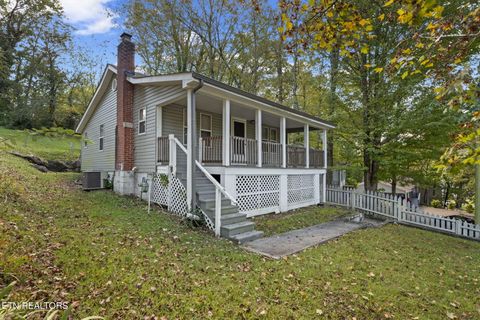 Photo of 711 Sharp St, Clinton, TN 37716 (MLS # 1317395)