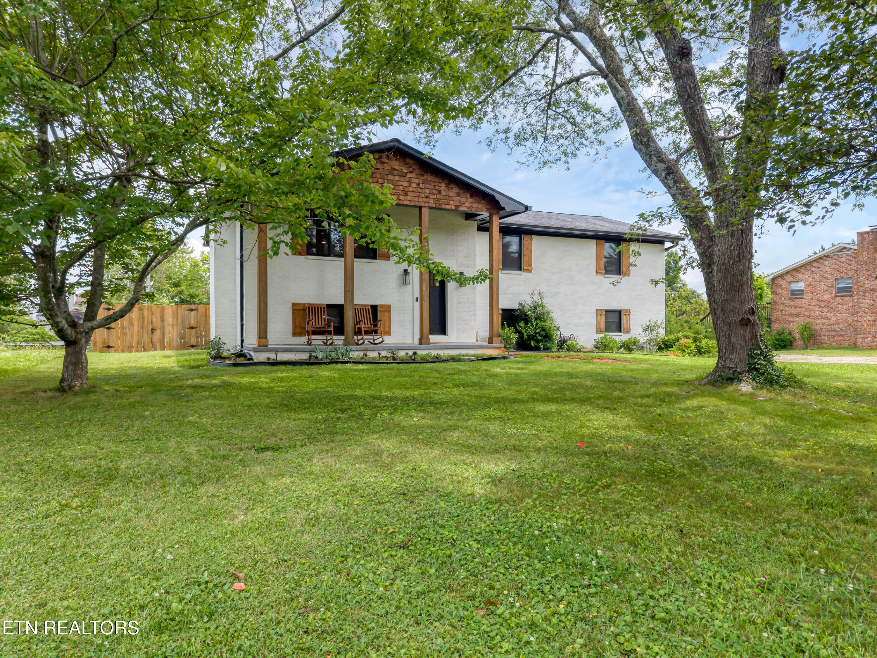 1207 Lenore Lane