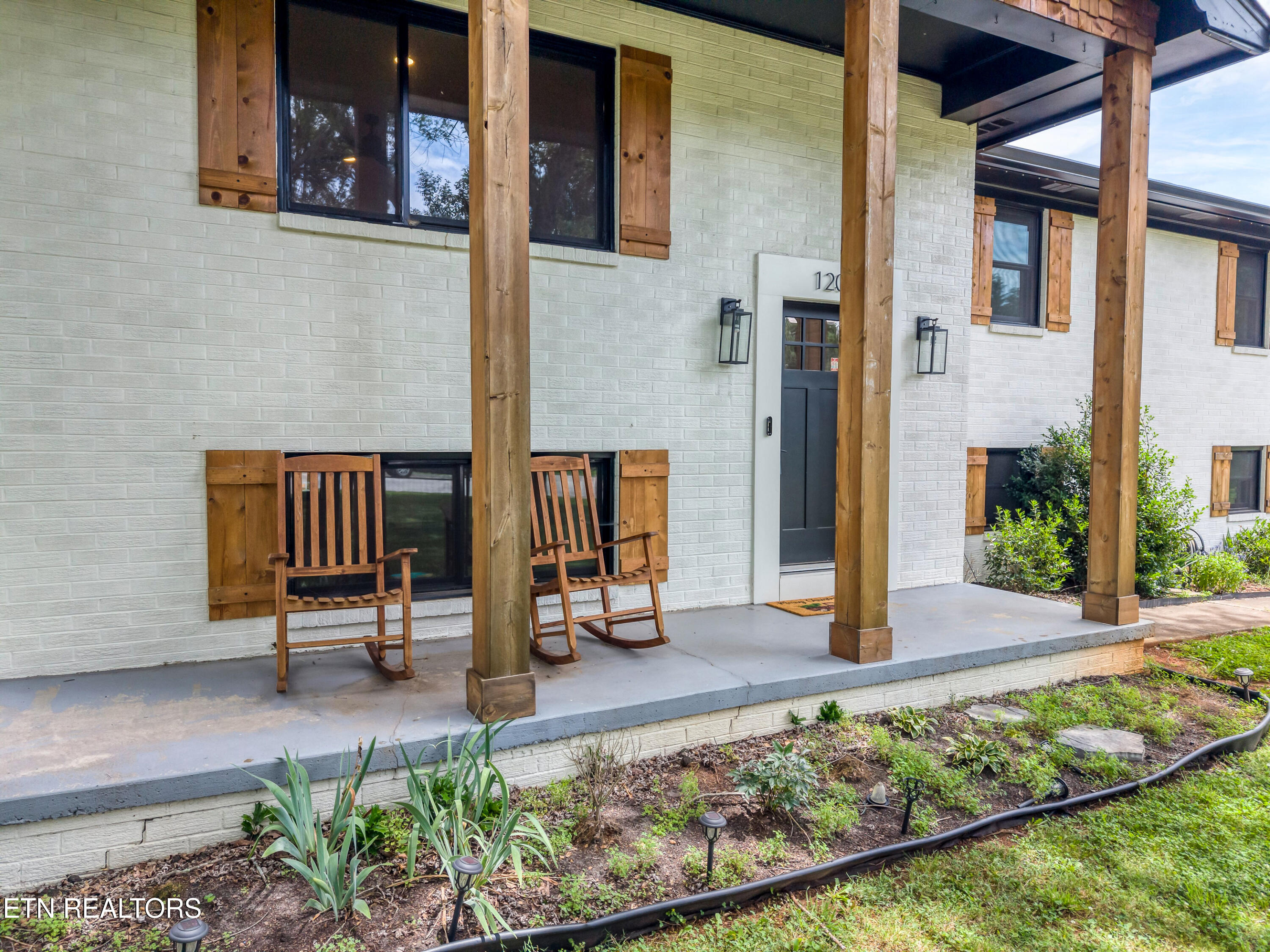 1207 Lenore Lane