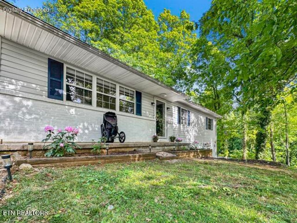 Photo of 1465 Johnathan Drive, Louisville, TN 37777 (MLS # 1338709)