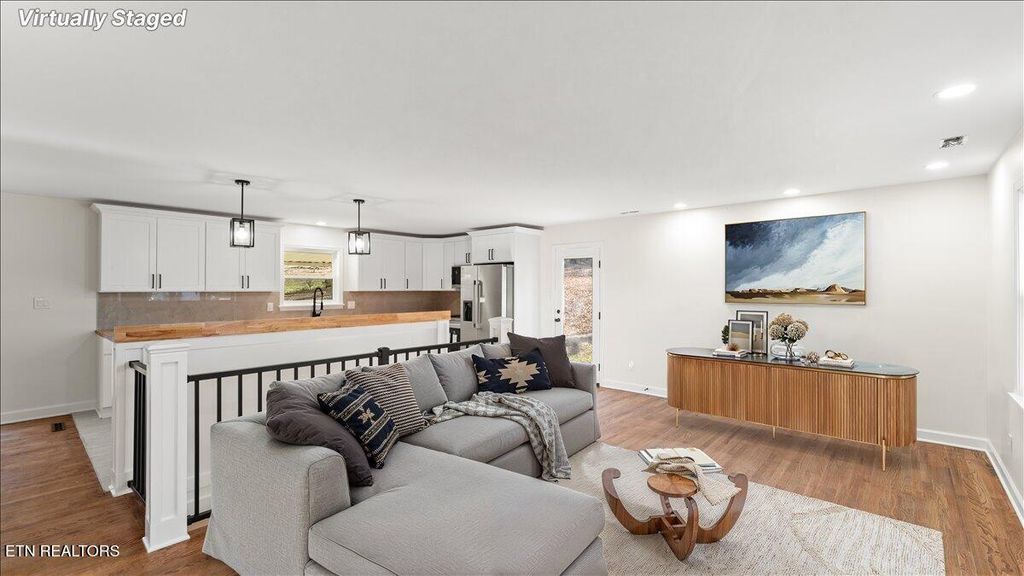 Photo of 2408 Vincinda Circle, Knoxville, TN 37924 (MLS # 1322623)