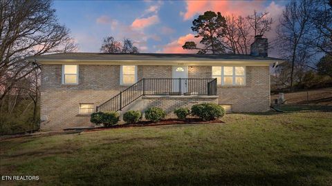 Photo of 2408 Vincinda Circle, Knoxville, TN 37924 (MLS # 1322623)