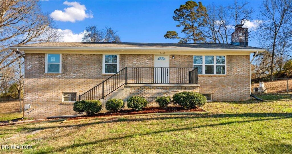 Photo of 2408 Vincinda Circle, Knoxville, TN 37924 (MLS # 1322623)