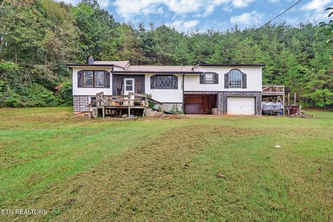 Photo of 960 Chestnut Grove Rd, Dandridge, TN 37725 (MLS # 1318174)