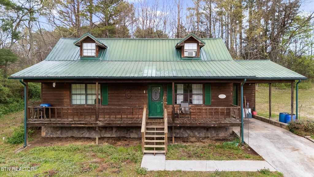 Photo of 1240 Lincoln Drive, Madisonville, TN 37354 (MLS # 1295180)