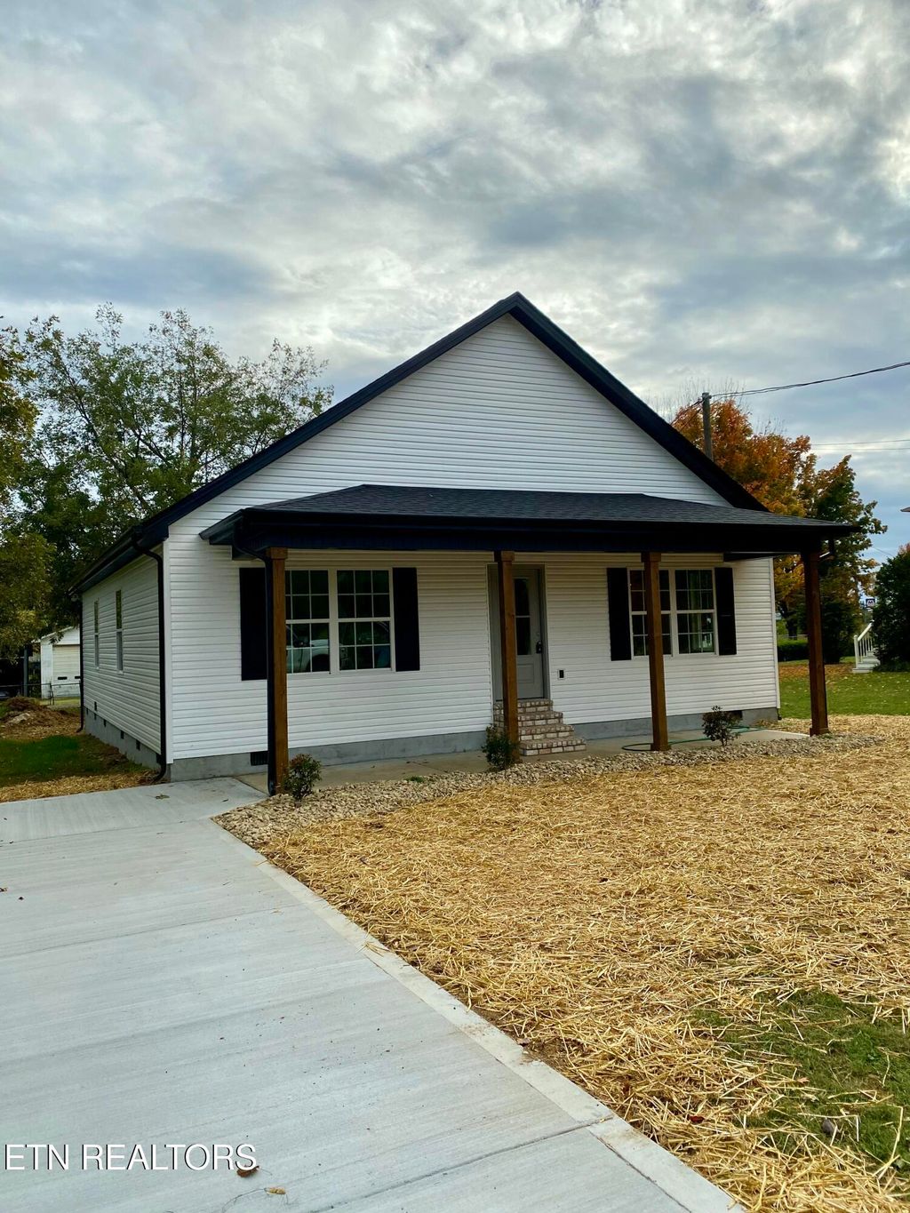 Photo of 417 Oklahoma St, Madisonville, TN 37354 (MLS # 1275620)