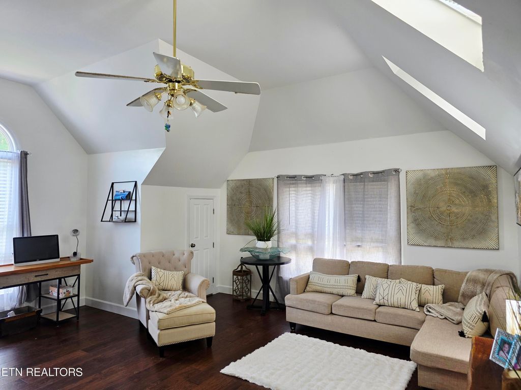 Photo of 15 Radisson Cove, Oak Ridge, TN 37830 (MLS # 1341084)