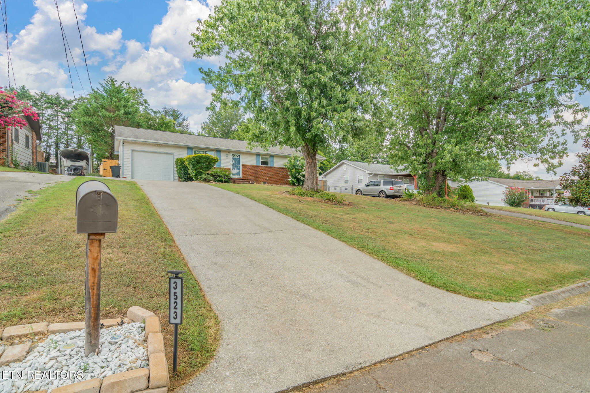 3523 Brookfield Lane