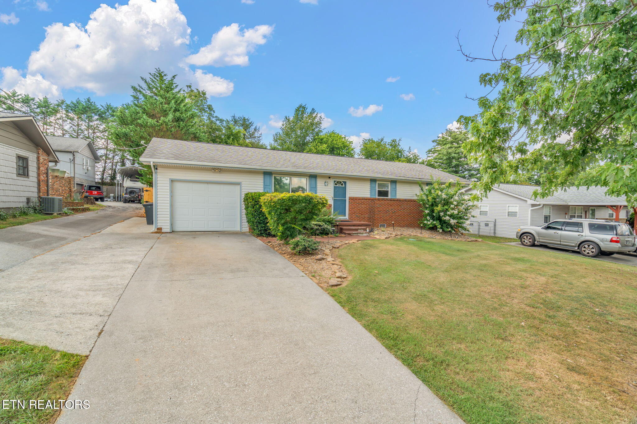 3523 Brookfield Lane