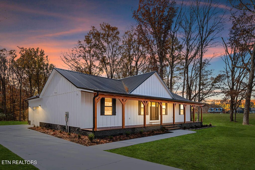 Photo of 231 Sunset Boulevard Blvd, White Pine, TN 37890 (MLS # 1323322)