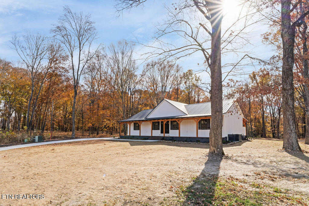 231 Sunset Boulevard