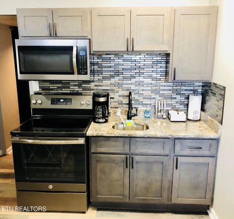 Tiny photo for 1700 Clinch Ave #307, Knoxville, TN 37916 (MLS # 1331188)