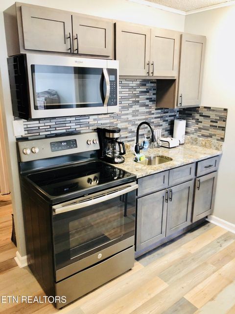 Tiny photo for 1700 Clinch Ave #307, Knoxville, TN 37916 (MLS # 1331188)