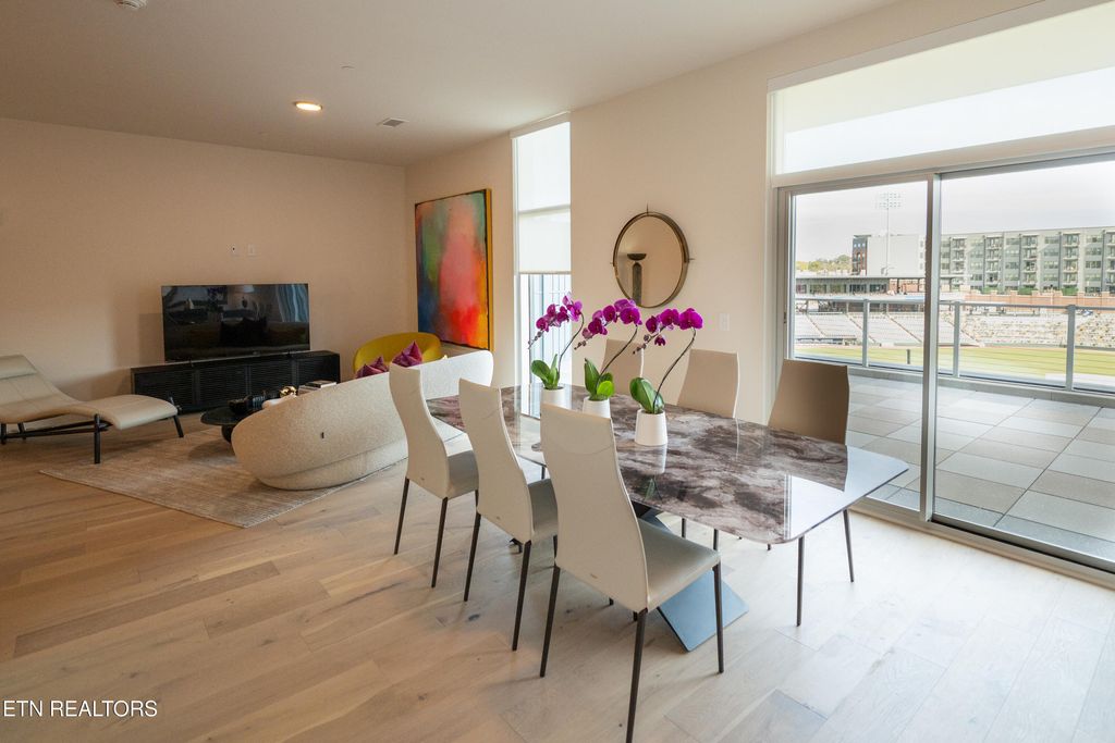 Photo of 122 Stadium Way Ave #516, Knoxville, TN 37915 (MLS # 1324355)