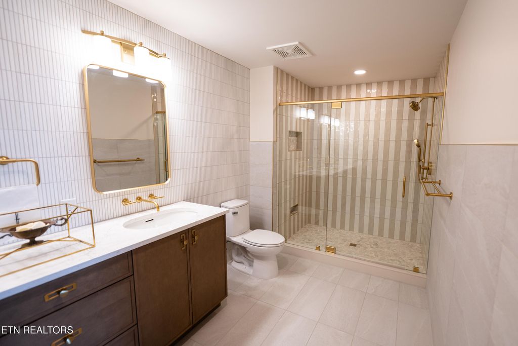 Photo of 122 Stadium Way Ave #516, Knoxville, TN 37915 (MLS # 1324355)