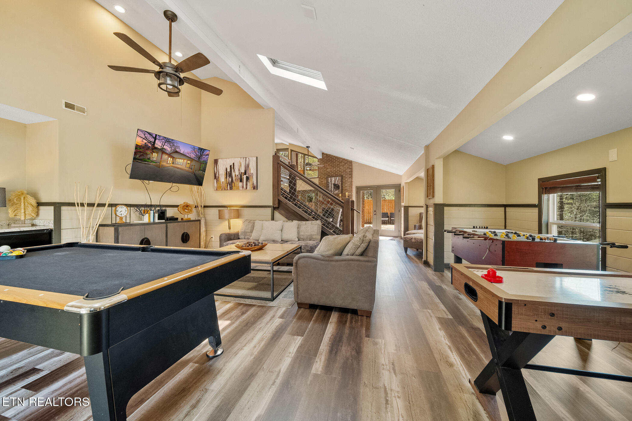 1634 Spruce Dr