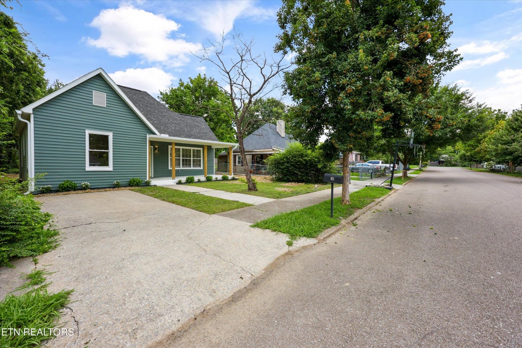 Photo of 411 E Quincy Ave, Knoxville, TN 37917 (MLS # 1348589)