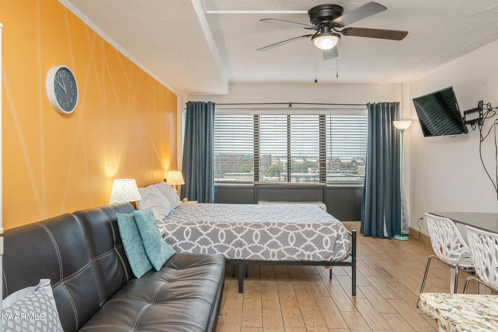 Photo of 1700 Clinch Ave #613, Knoxville, TN 37916 (MLS # 1236963)
