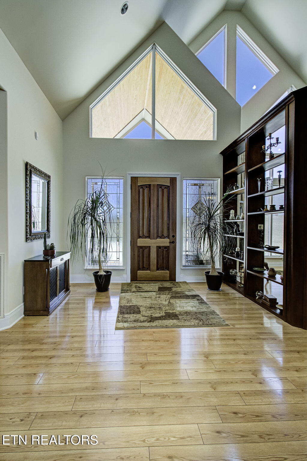 340 W Mountain Drive