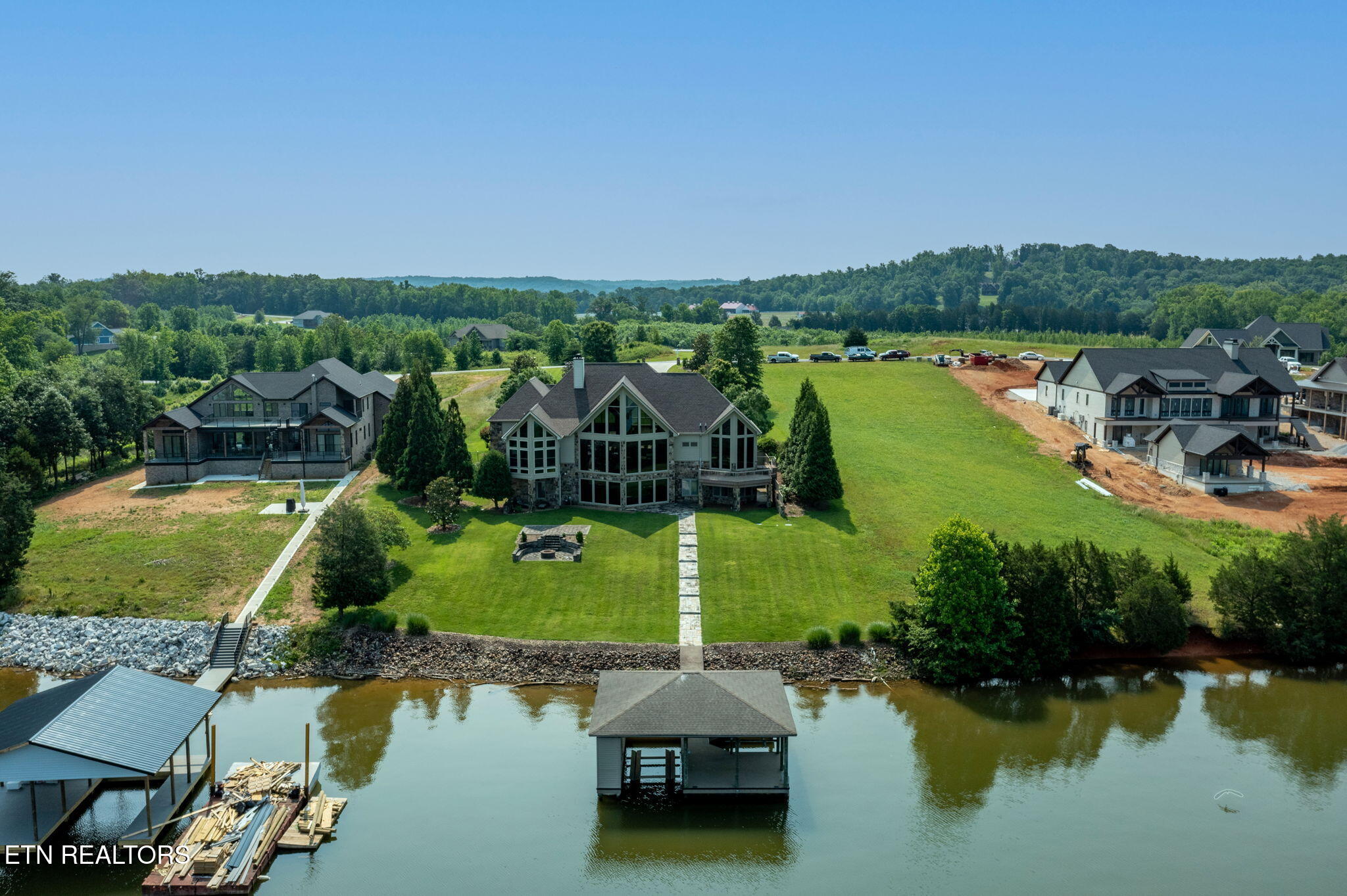 340 W Mountain Drive