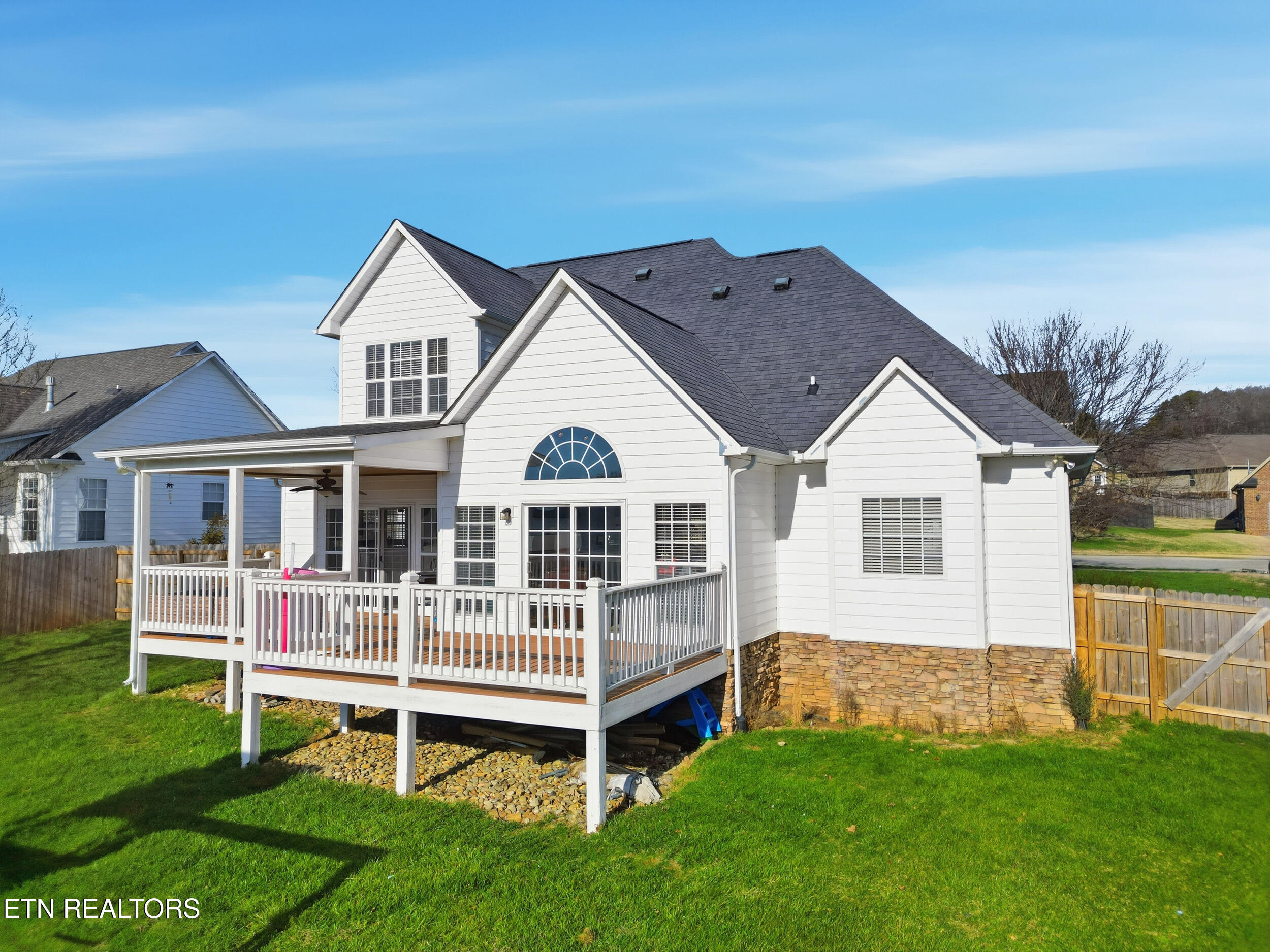 2512 Kings Mountain Lane