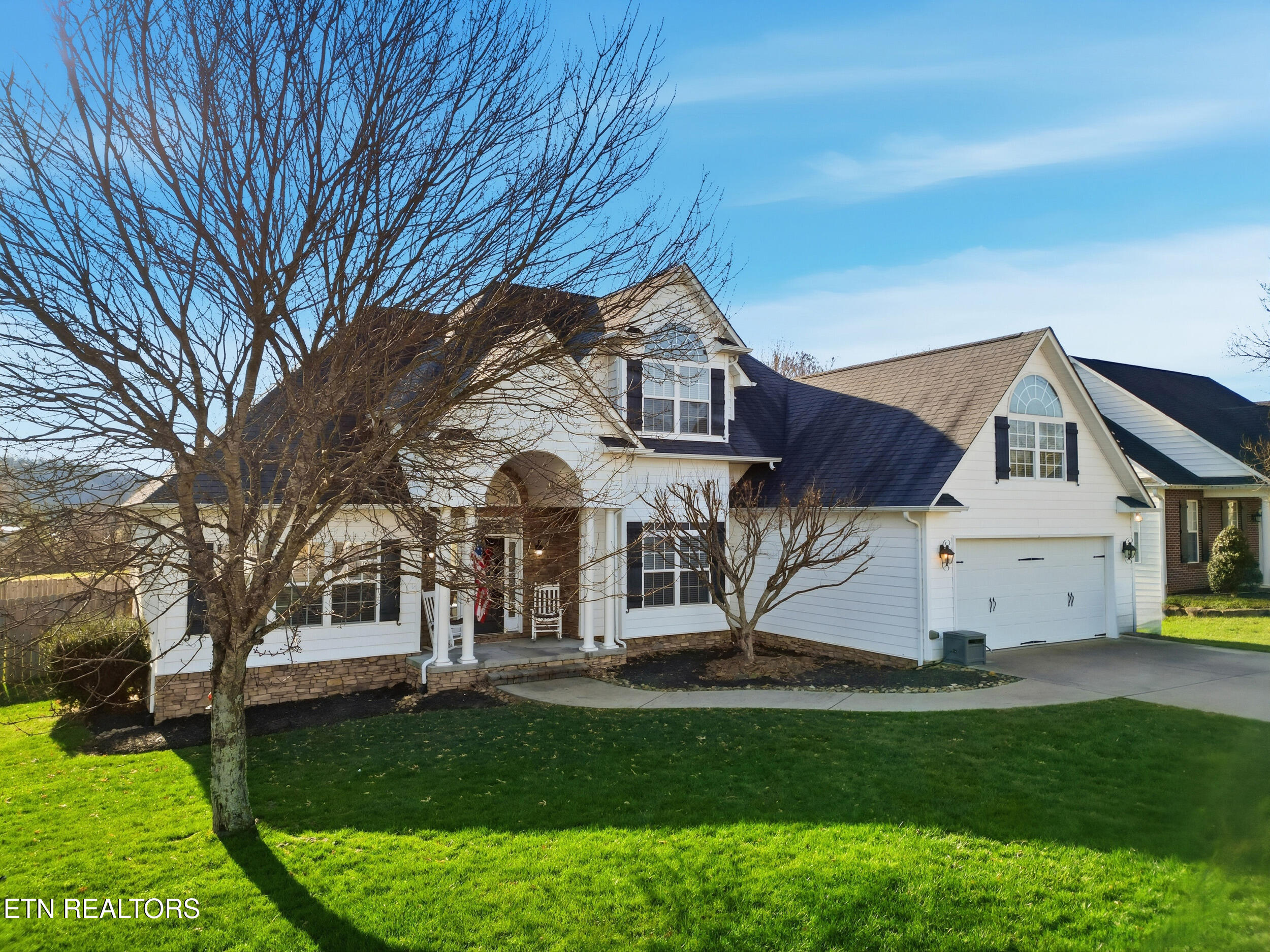 2512 Kings Mountain Lane