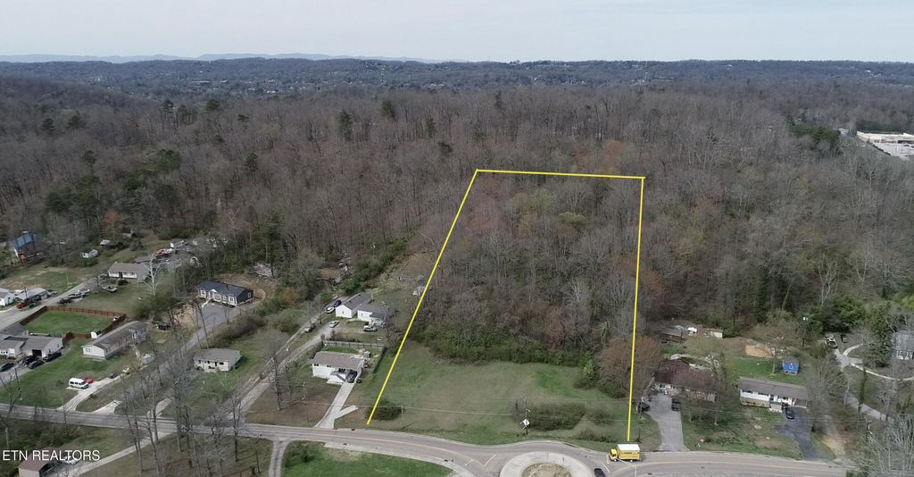 Photo of 4335 NE Valley View Drive, Knoxville, TN 37917 (MLS # 1332954)