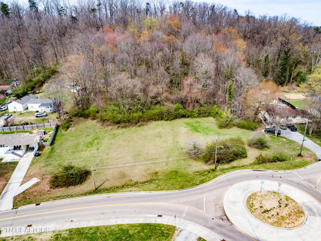 Photo of 4335 NE Valley View Drive, Knoxville, TN 37917 (MLS # 1332954)