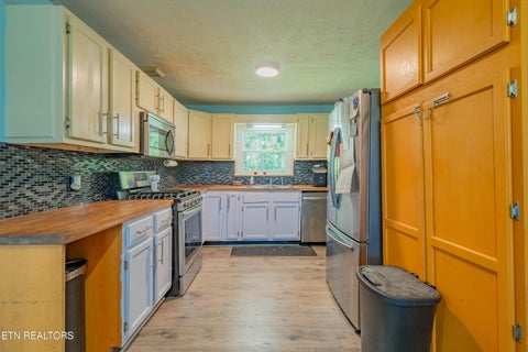 Tiny photo for 620 Hillcrest Drive, Crossville, TN 38555 (MLS # 1357580)