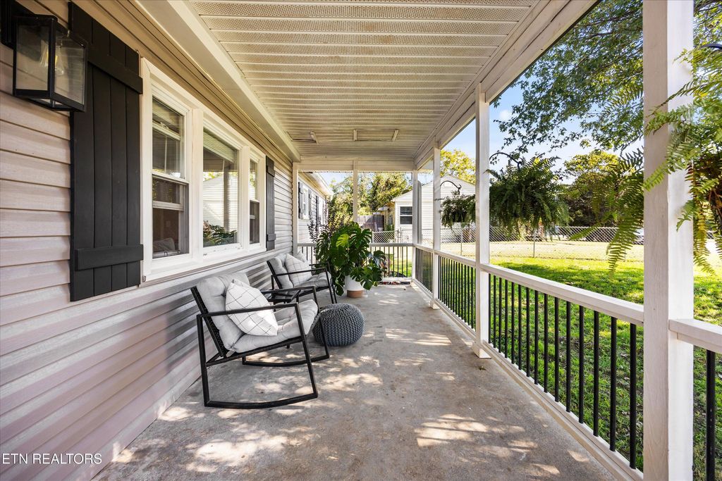 Photo of 420 Robertsville Rd, Oak Ridge, TN 37830 (MLS # 1317750)