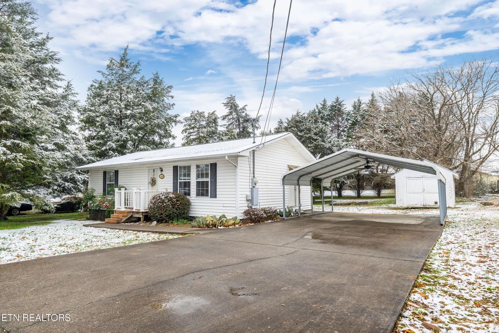 Photo of 5100 Niles Ferry Rd, Greenback, TN 37742 (MLS # 1290704)