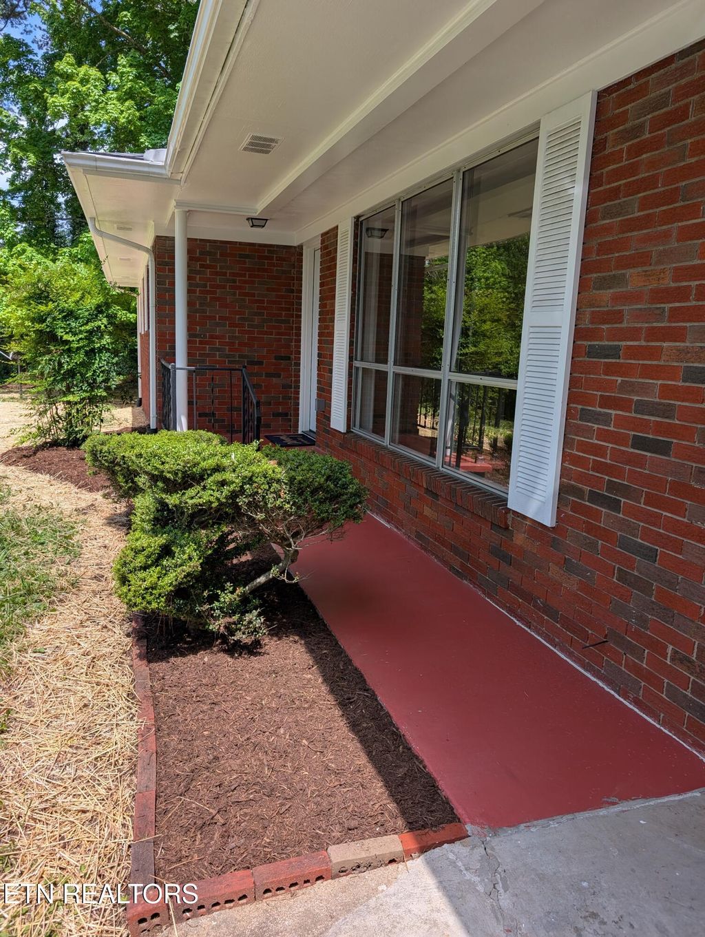 Photo of 120 Dale Ave, Oliver Springs, TN 37840 (MLS # 1299649)