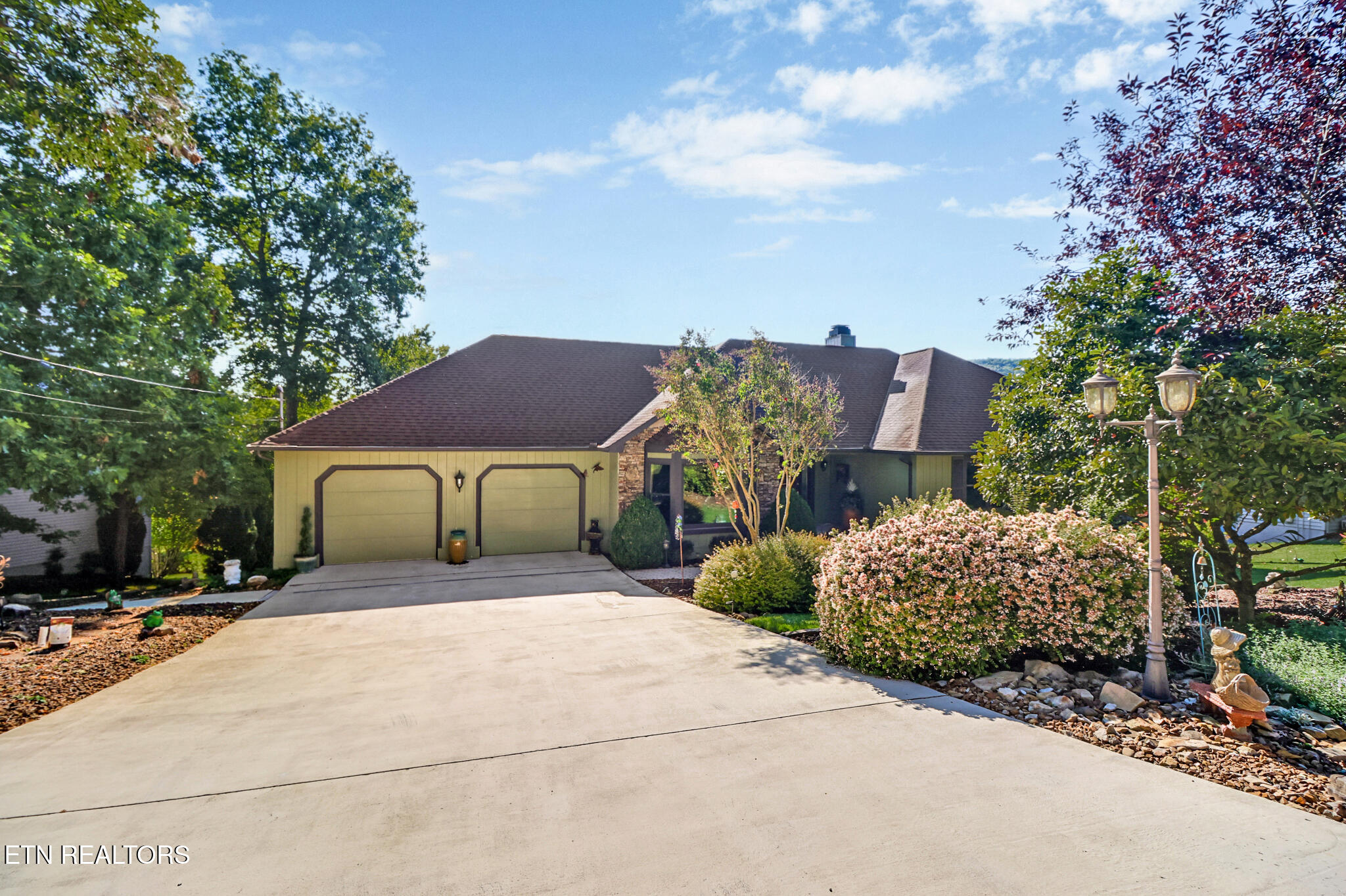 16 Victoria Way